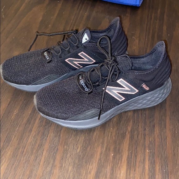 new balance fresh foam roav rose gold